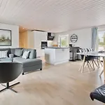 Golubinka - 2-5km From The Sea By Interhome