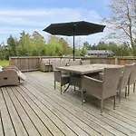Golubinka - 2-5km From The Sea By Interhome
