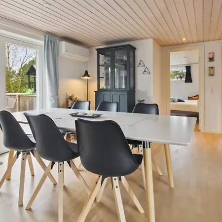 Golubinka - 2-5km From The Sea By Interhome *